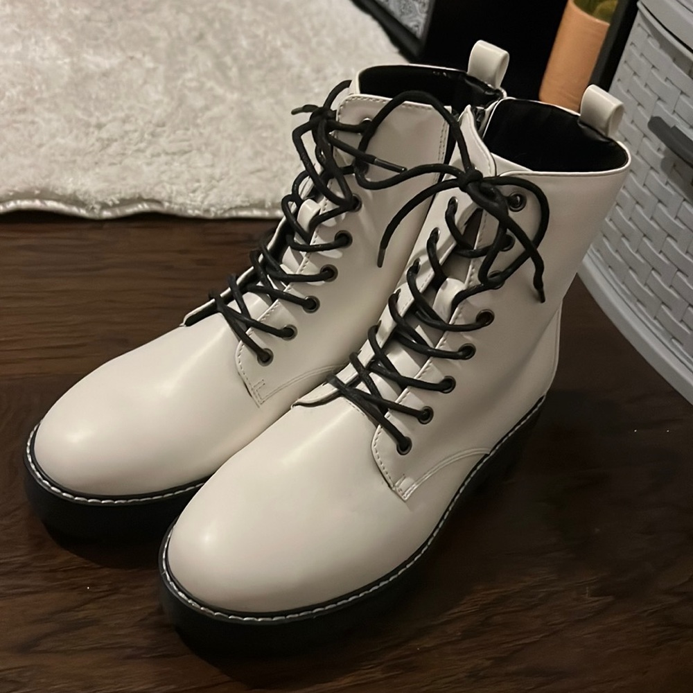 Altard state white boots